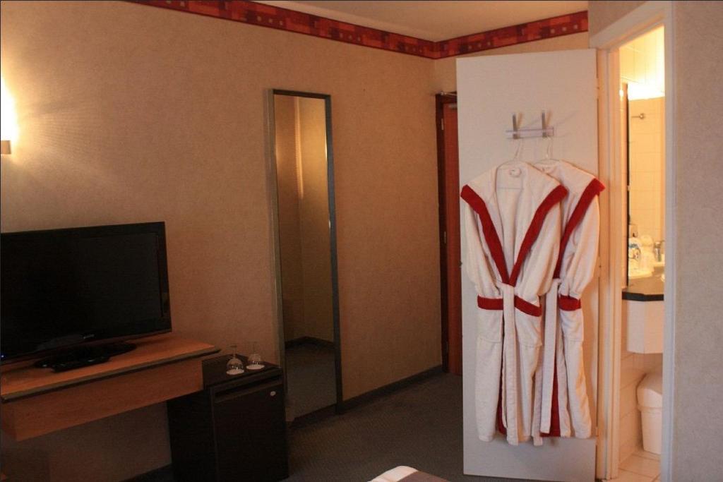 Hotel Cathedrale Tournai Room photo
