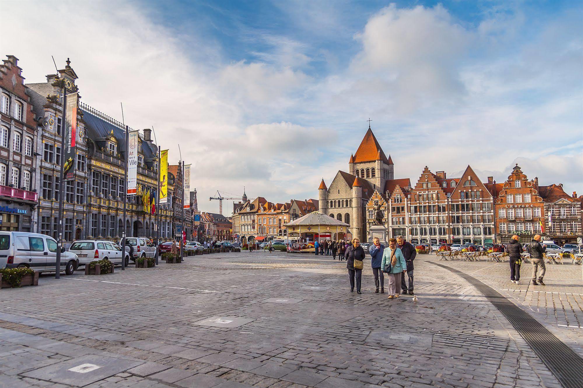 Hotel Cathedrale Tournai Exterior photo