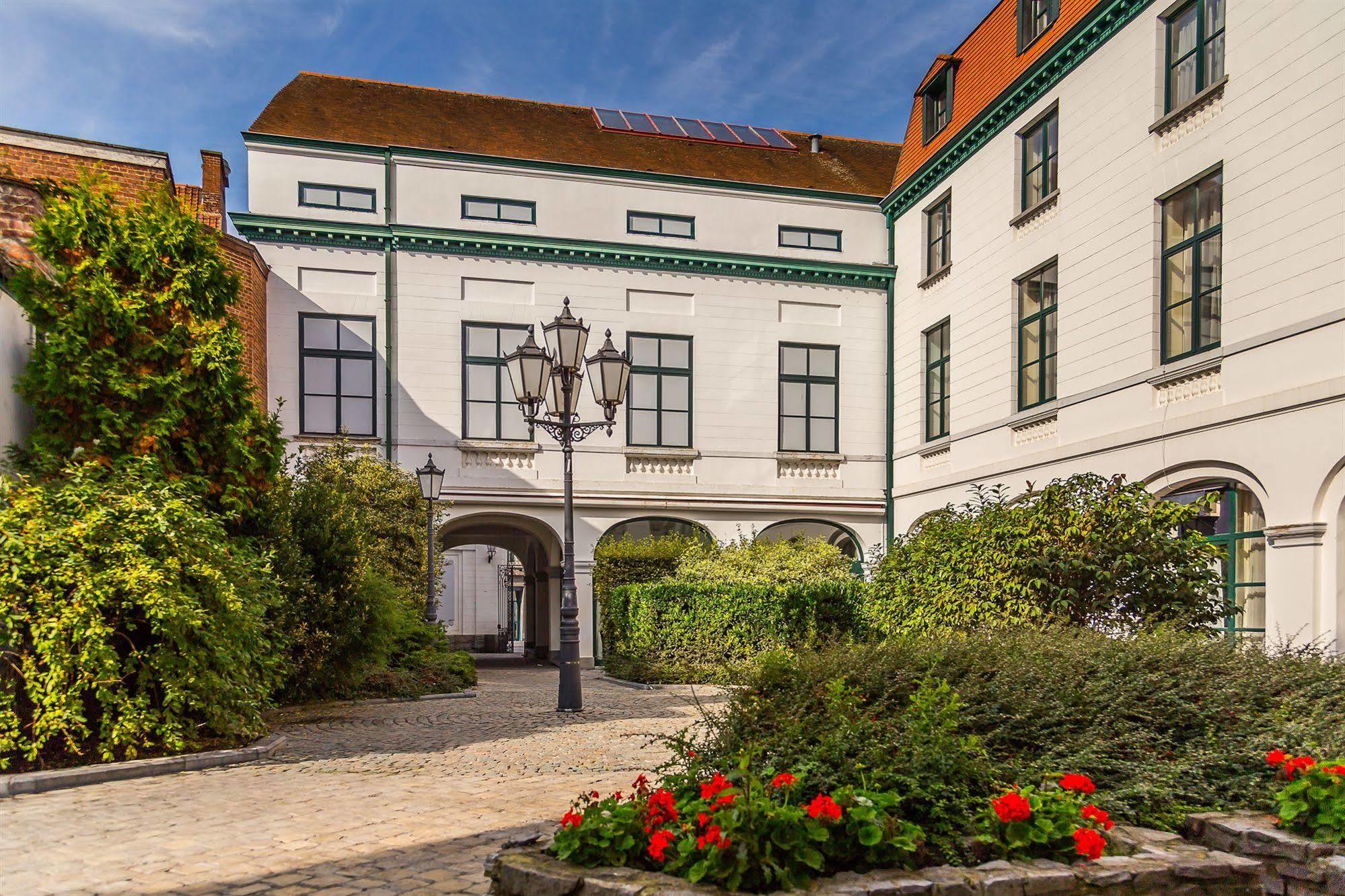 Hotel Cathedrale Tournai Exterior photo