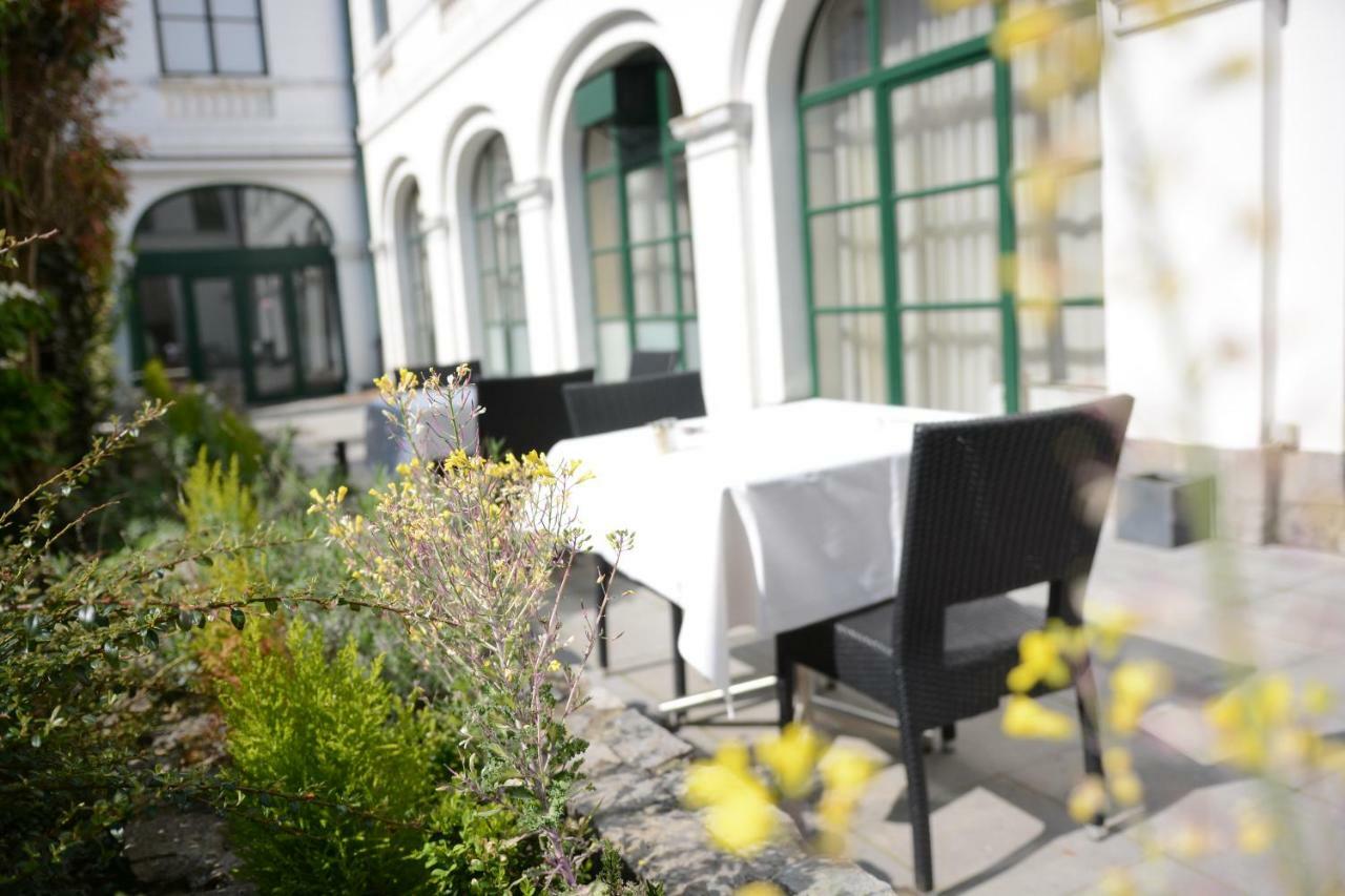 Hotel Cathedrale Tournai Exterior photo